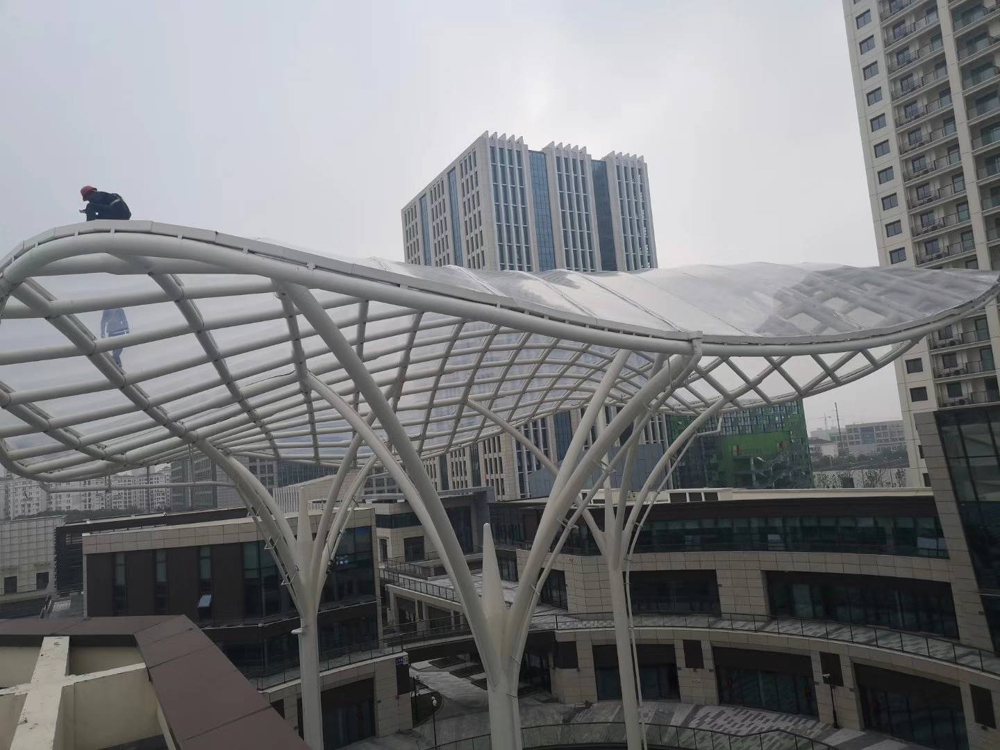 深圳市远信膜结构|etfe膜结构工程施工厂家:建筑更加轻盈与透明_客户_